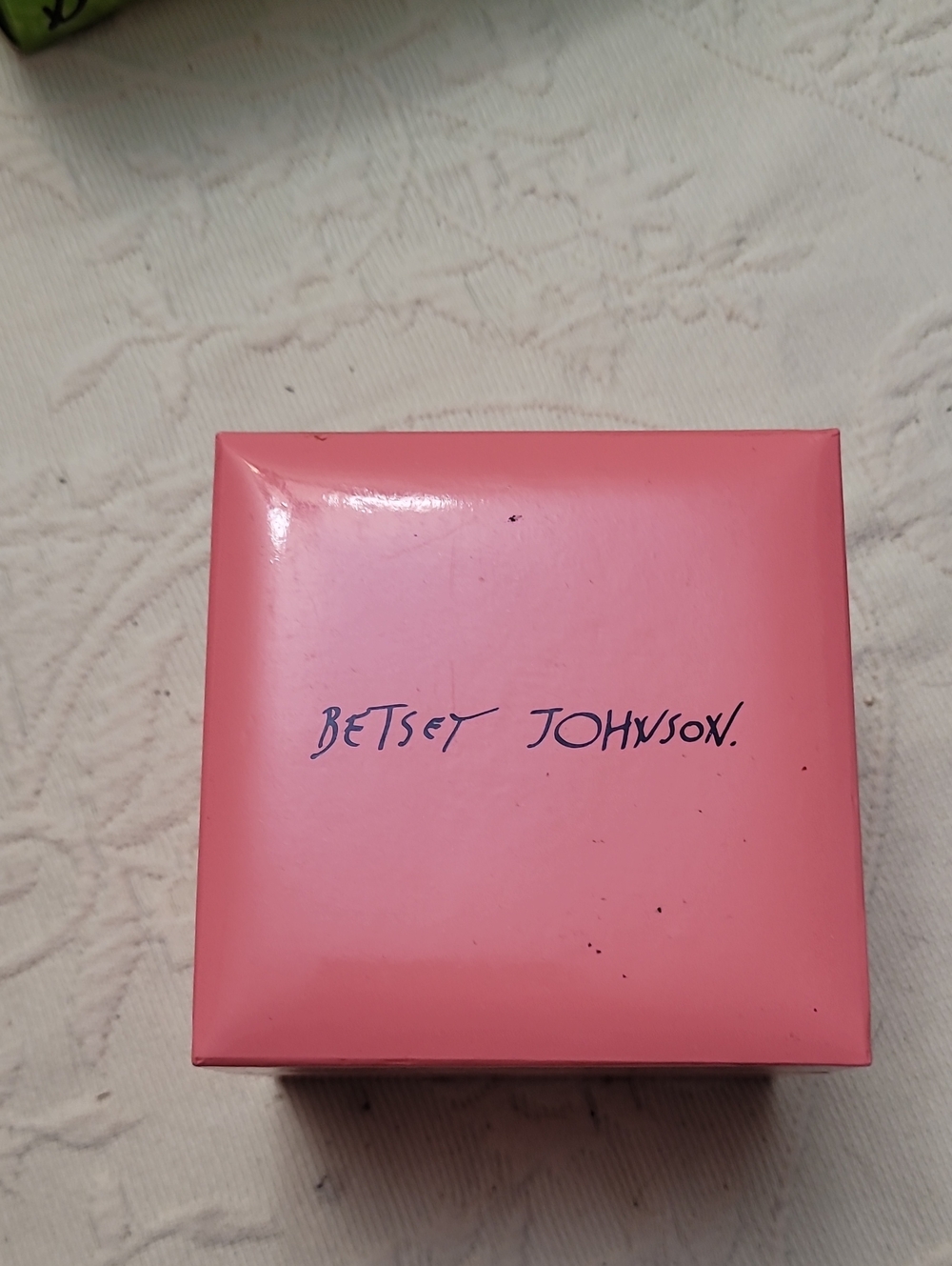 Betsey Johnson Pink Glossy Compact Case